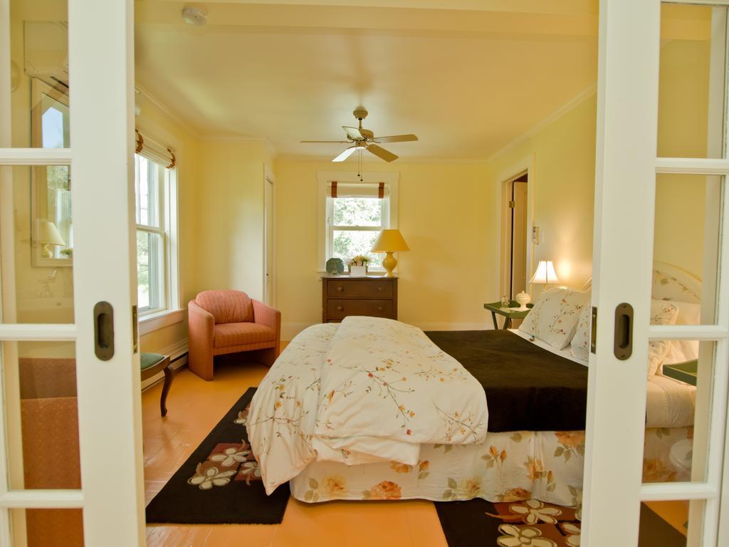 Auberge La Raveaudiere North Hatley Habitación foto